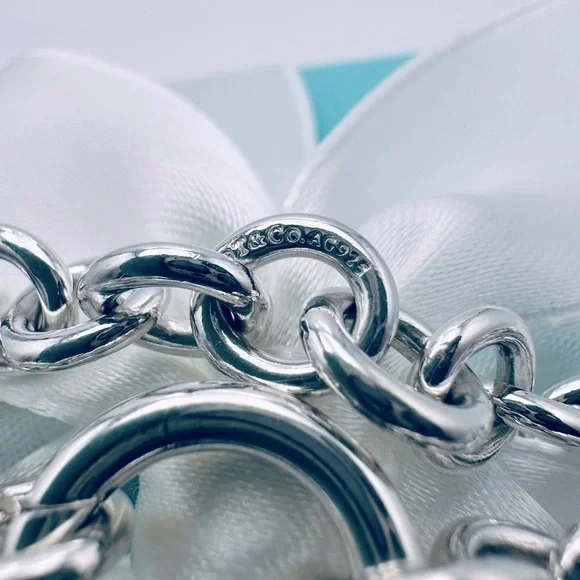 Return to Tiffany & Love Heart Padlock Bracelet in Silver with Packaging